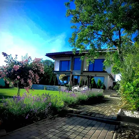 Blue Breeze بيت ضيافة 3*