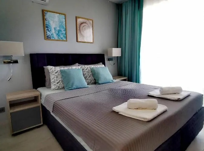 Blue Breeze 招待所 3*